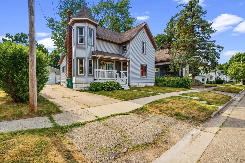 205 Mackinaw Street Durand City, MI 48429