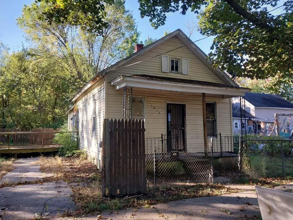 1810 Carroll Street Buena Vista Charter Township, MI 48601