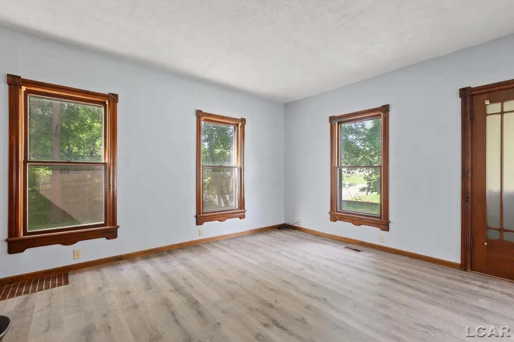 102 Division Street Tecumseh City, MI 49286