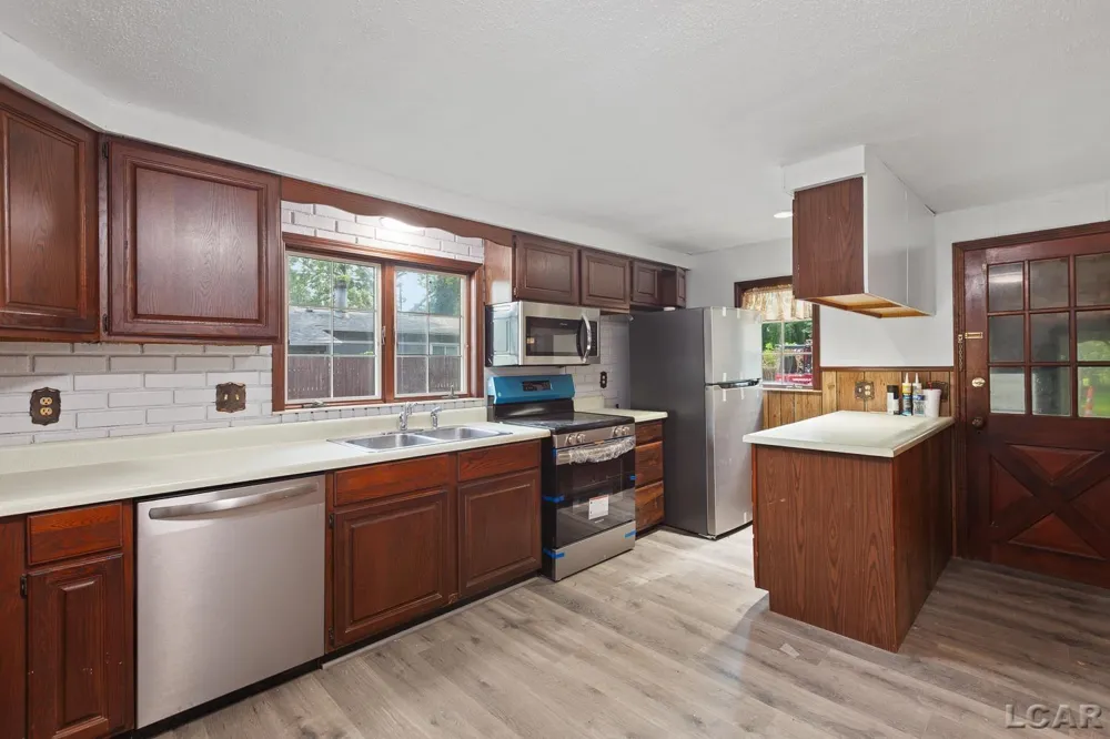 102 Division Street Tecumseh City, MI 49286
