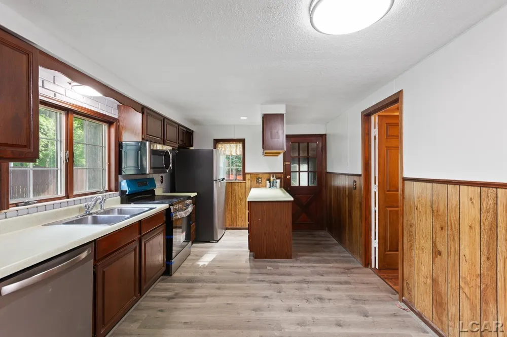 102 Division Street Tecumseh City, MI 49286
