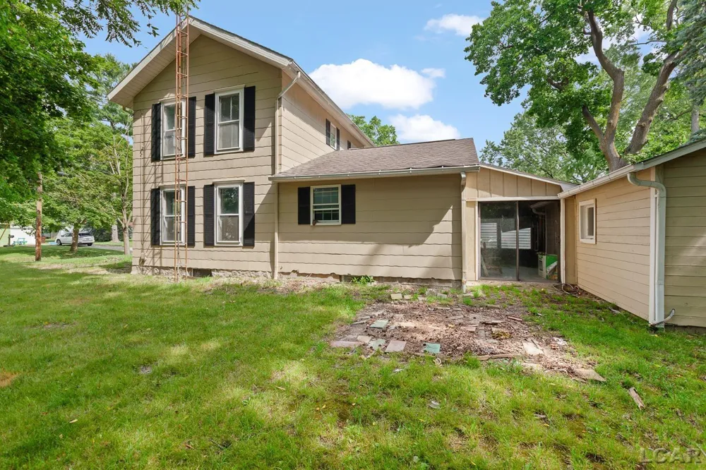 102 Division Street Tecumseh City, MI 49286