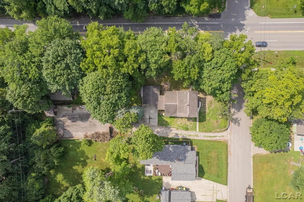 102 Division Street Tecumseh City, MI 49286