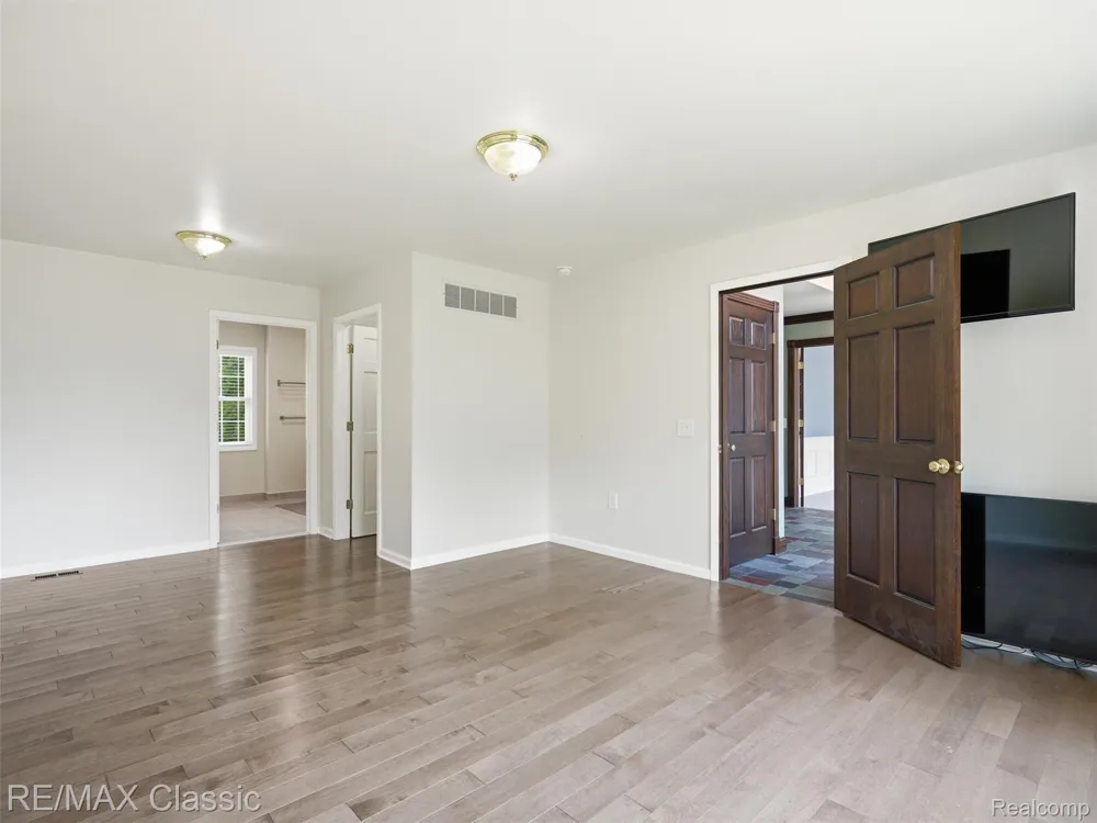 49770 7 Mile Road Northville Township, MI 48167