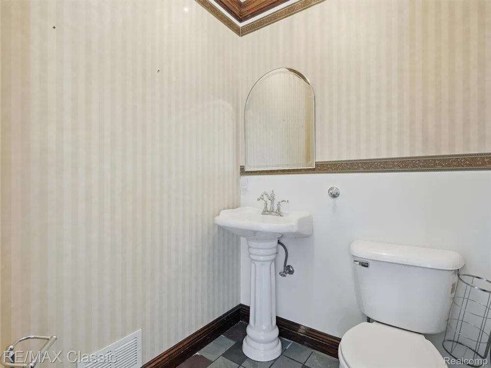 49770 7 Mile Road Northville Township, MI 48167