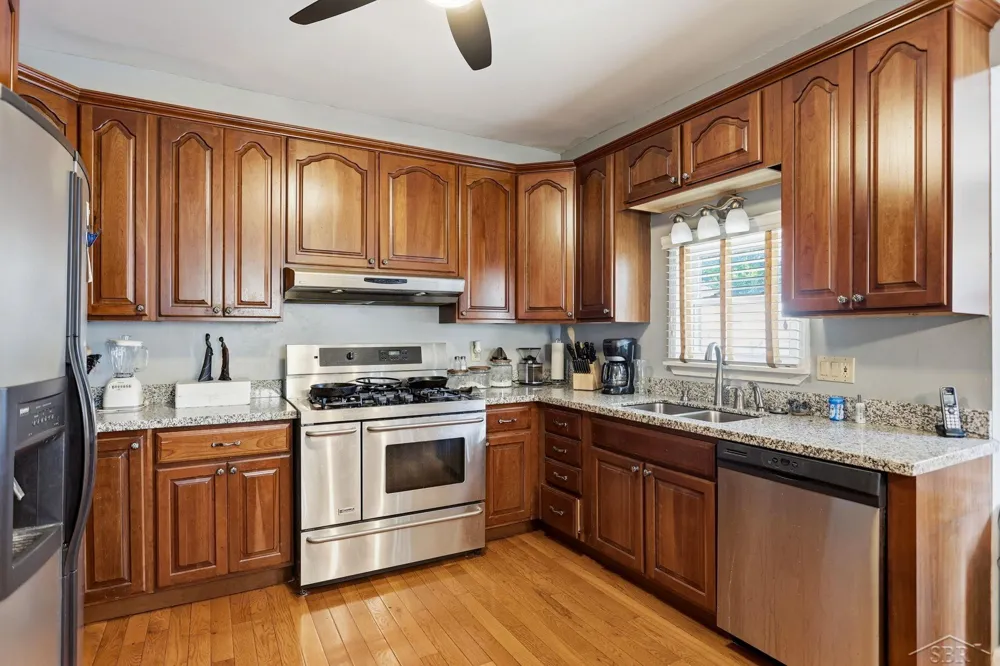 817 E Holland Avenue Saginaw City, MI 48601