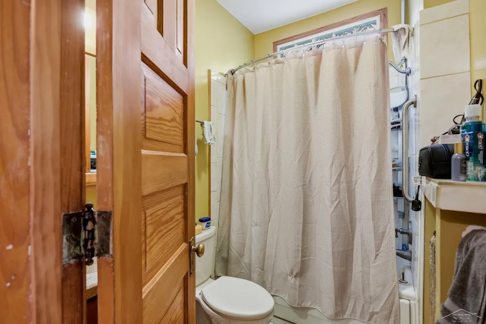 817 E Holland Avenue Saginaw City, MI 48601