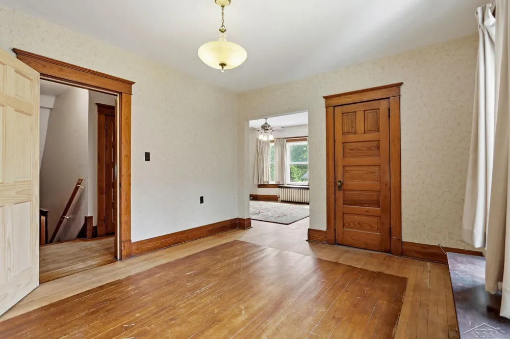 817 E Holland Avenue Saginaw City, MI 48601