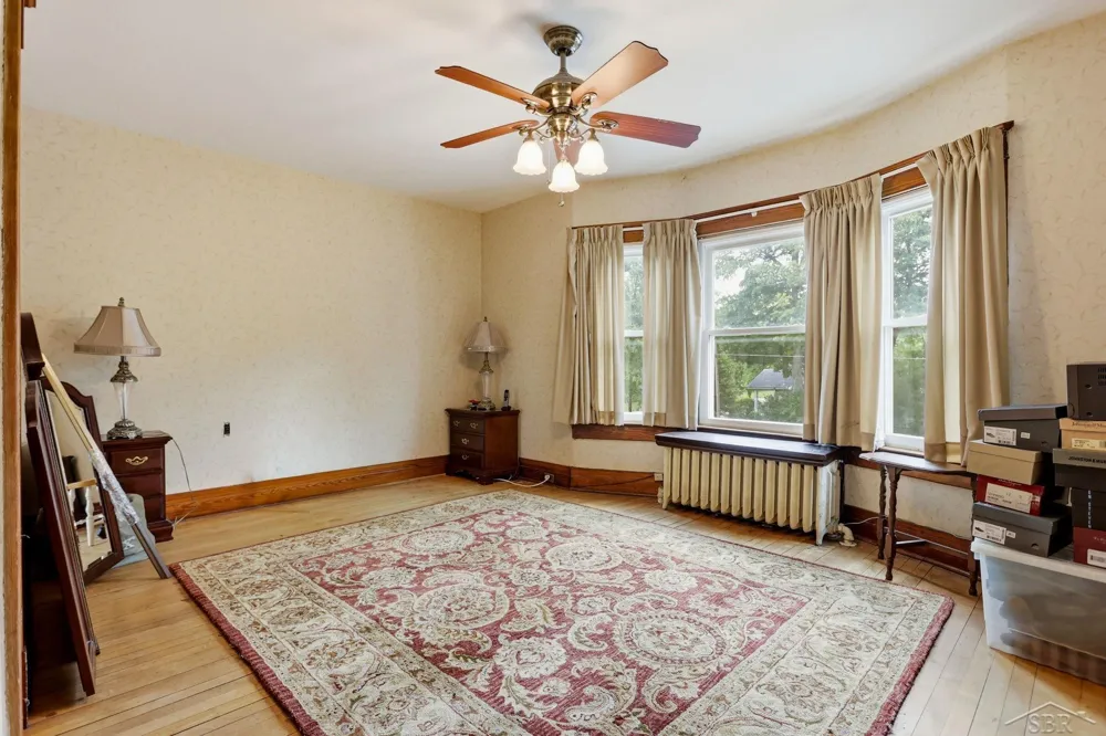 817 E Holland Avenue Saginaw City, MI 48601