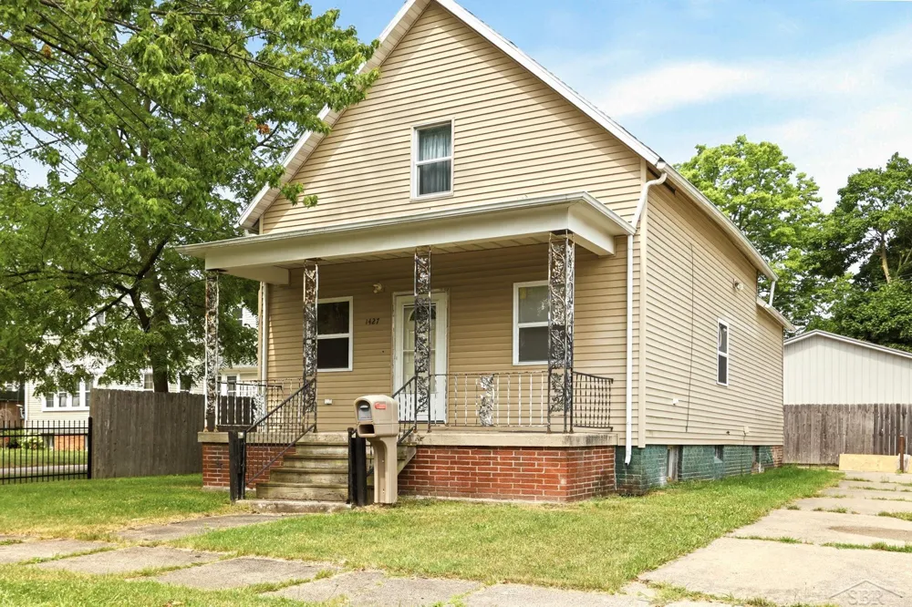 1427 Brown Street Saginaw City, MI 48601