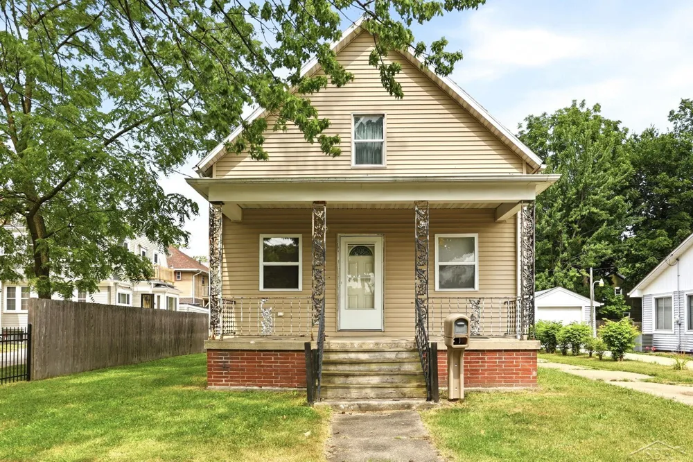 1427 Brown Street Saginaw City, MI 48601