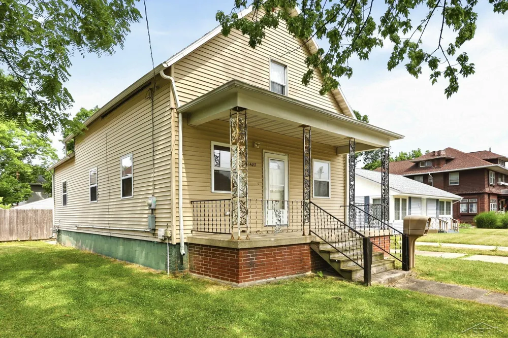 1427 Brown Street Saginaw City, MI 48601