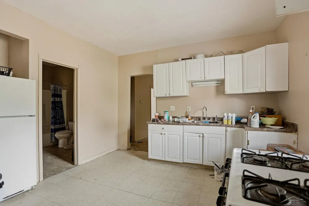 1427 Brown Street Saginaw City, MI 48601