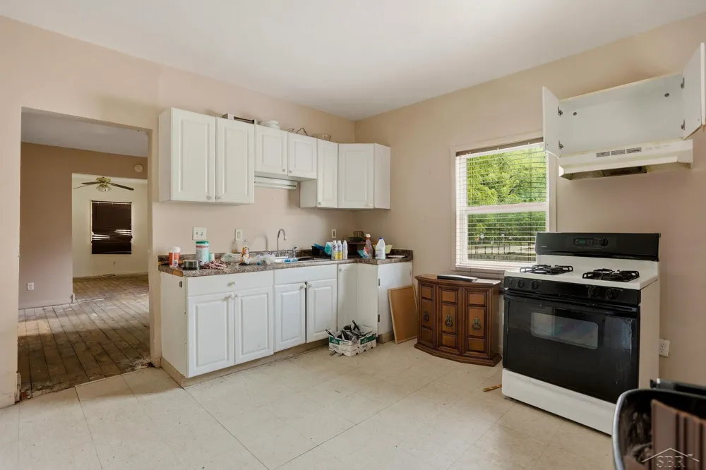1427 Brown Street Saginaw City, MI 48601