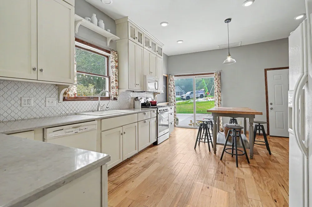 312 E 16th Street Holland City, MI 49423