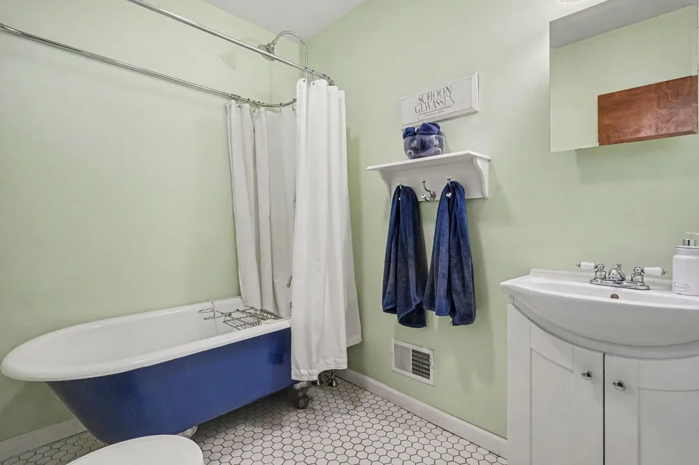 312 E 16th Street Holland City, MI 49423