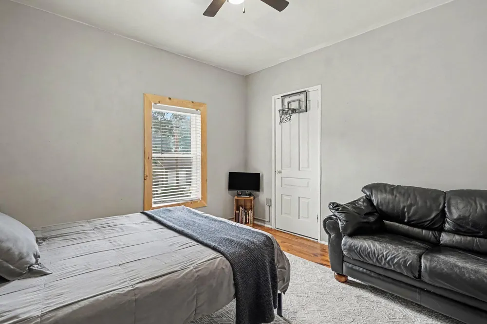 312 E 16th Street Holland City, MI 49423