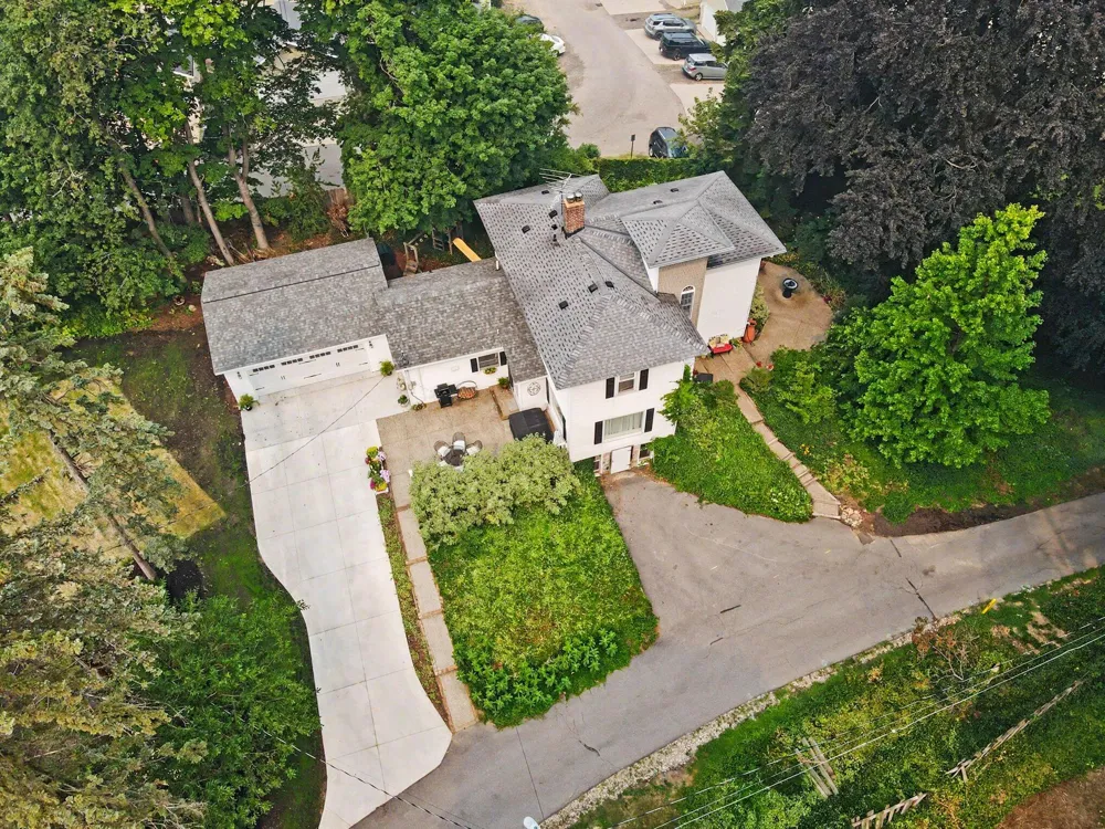312 E 16th Street Holland City, MI 49423