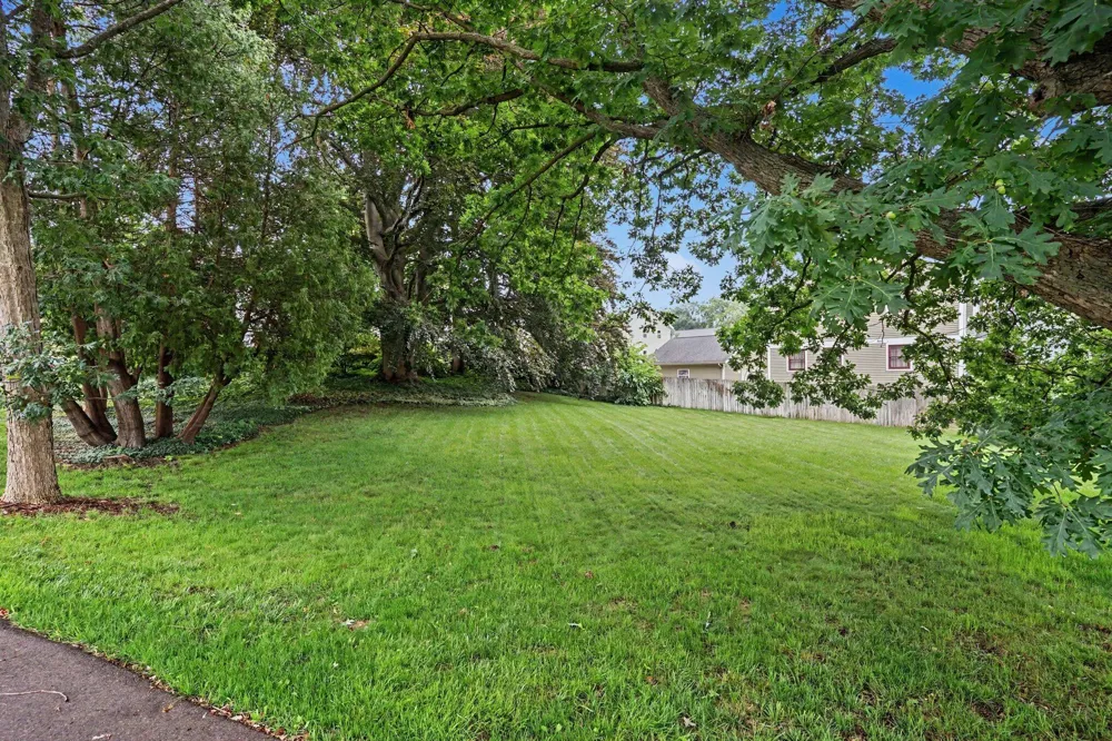 312 E 16th Street Holland City, MI 49423