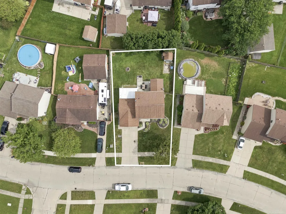 28780 Bingham Drive Chesterfield Township, MI 48047