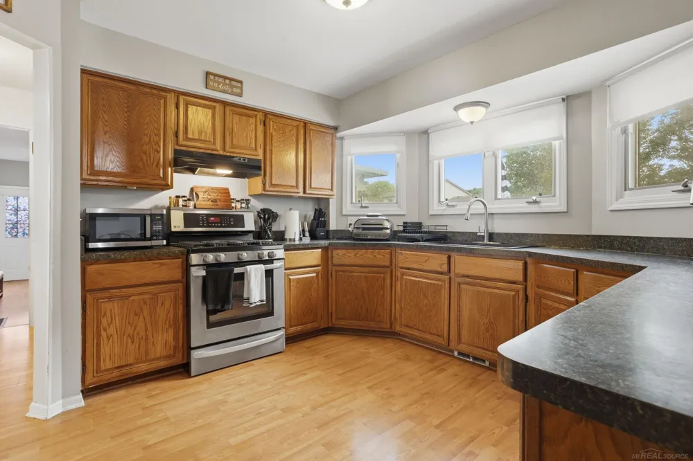 28780 Bingham Drive Chesterfield Township, MI 48047
