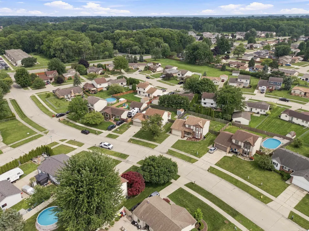 28780 Bingham Drive Chesterfield Township, MI 48047