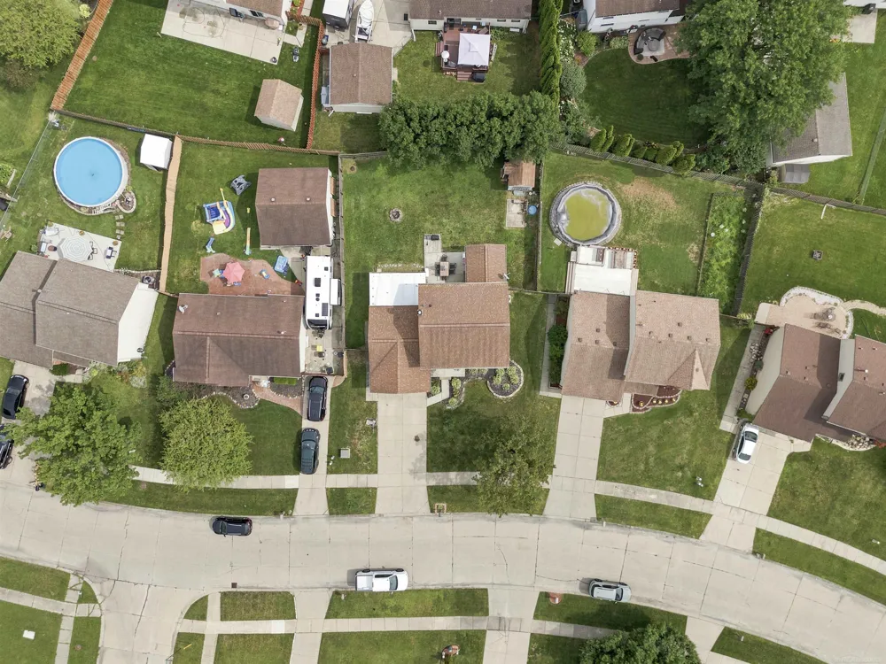 28780 Bingham Drive Chesterfield Township, MI 48047