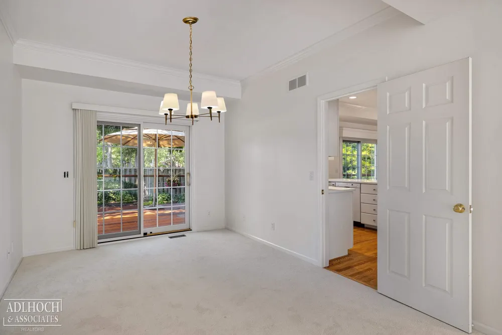 21473 Goethe Street Grosse Pointe Woods City, MI 48236
