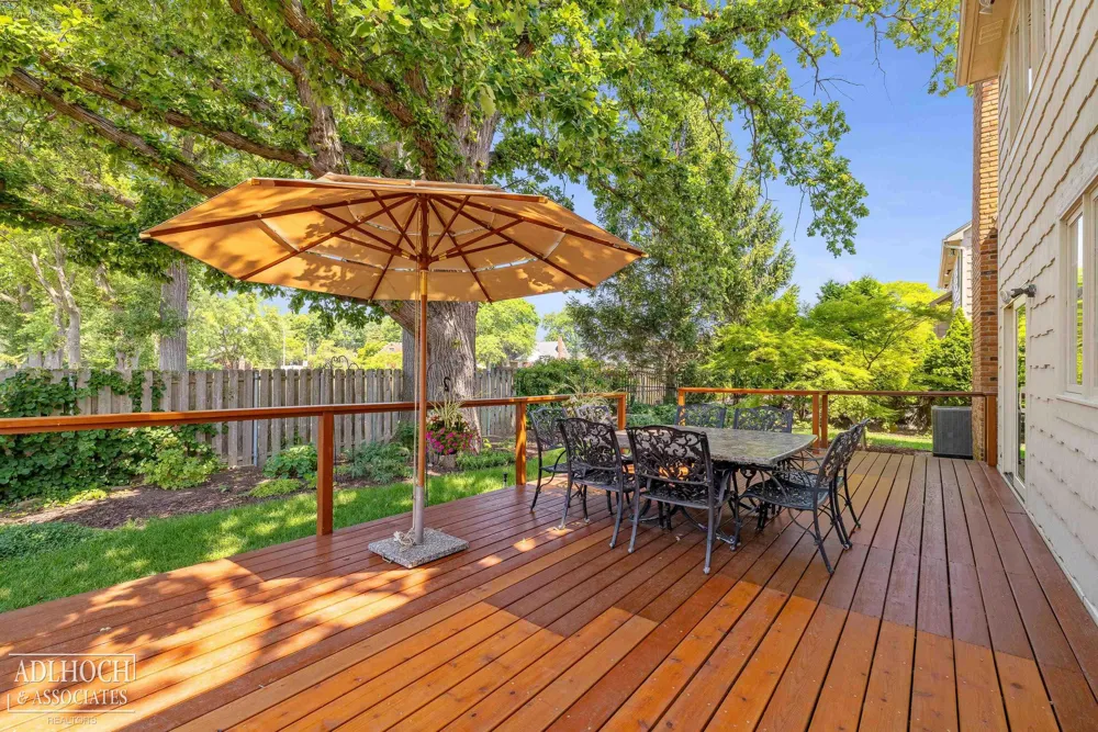 21473 Goethe Street Grosse Pointe Woods City, MI 48236