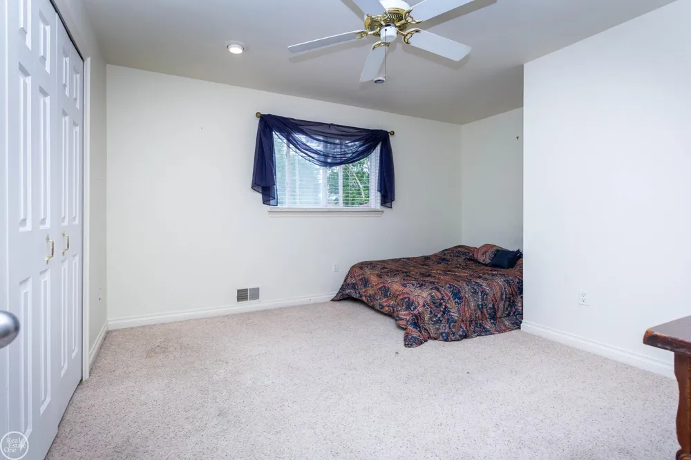 39745 Sylvia Street Harrison Charter Township, MI 48045