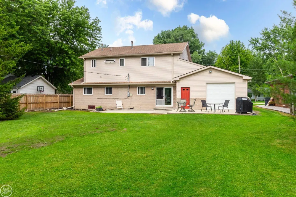 39745 Sylvia Street Harrison Charter Township, MI 48045