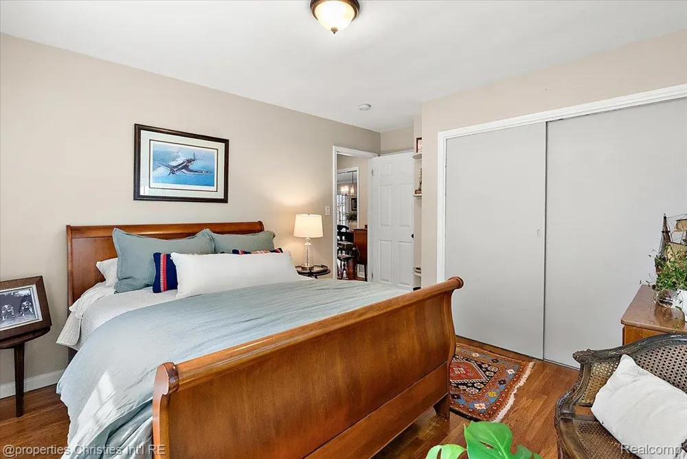 16051 Amherst Avenue Beverly Hills Village, MI 48025