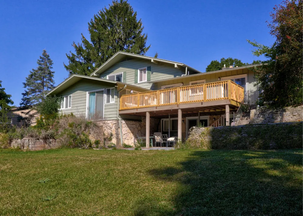 1817 S Walmont Road Summit Township, MI 49203
