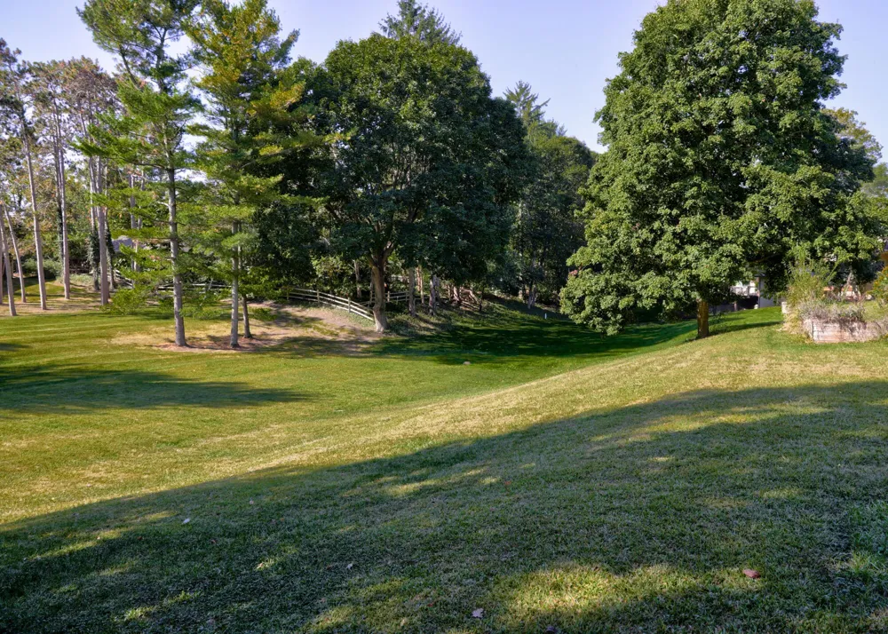 1817 S Walmont Road Summit Township, MI 49203