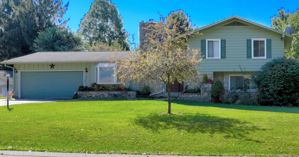 1817 S Walmont Road Summit Township, MI 49203