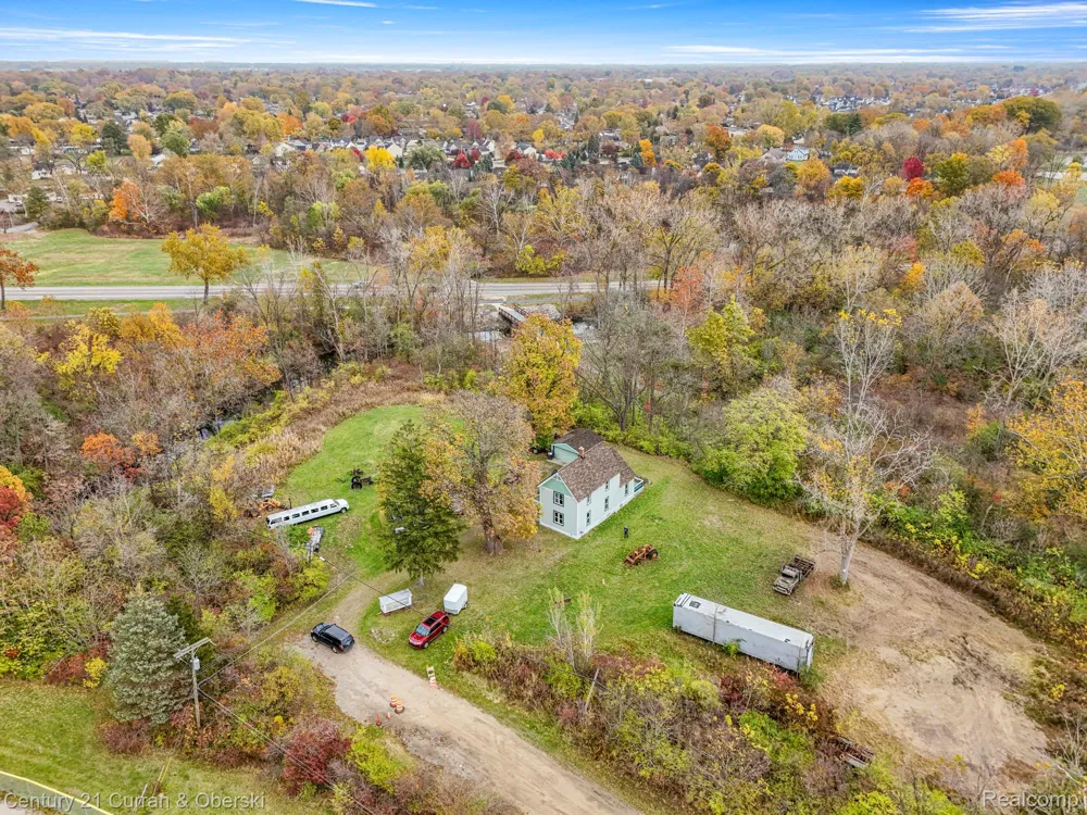 8004 Farmington Road Westland City, MI 48185