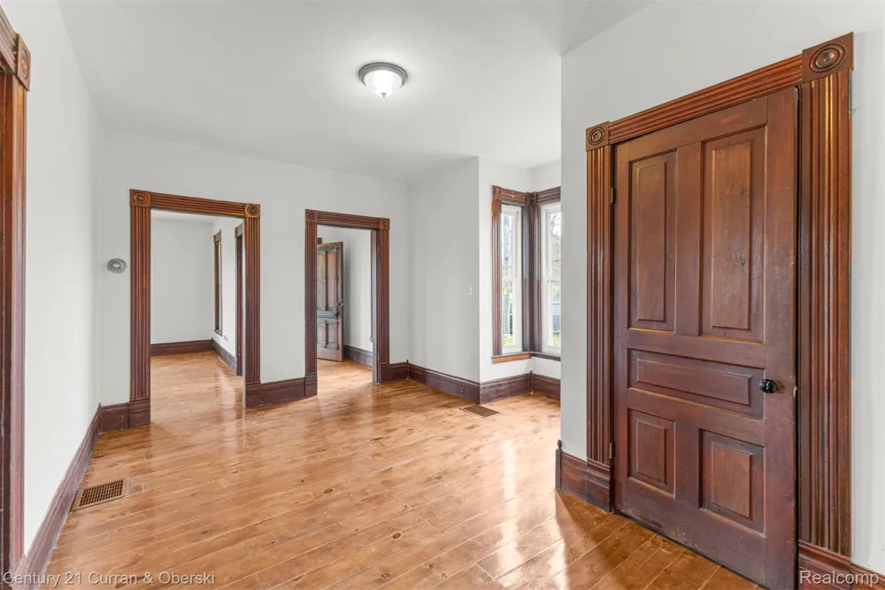 8004 Farmington Road Westland City, MI 48185