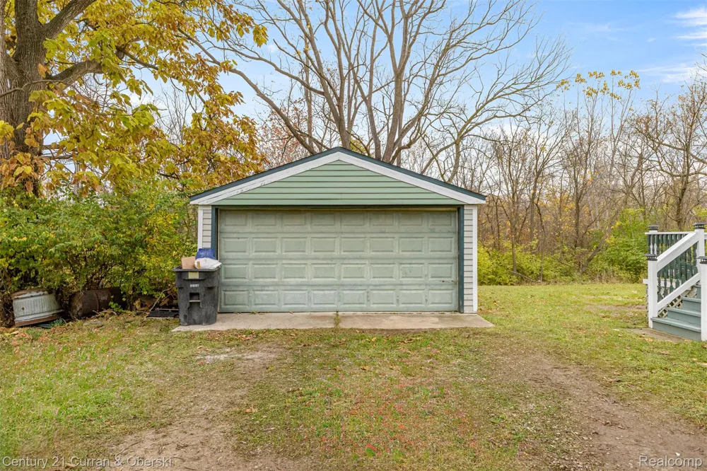 8004 Farmington Road Westland City, MI 48185