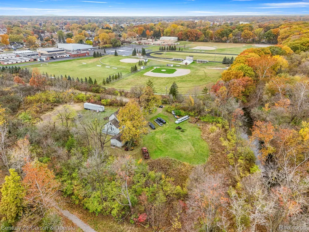 8004 Farmington Road Westland City, MI 48185
