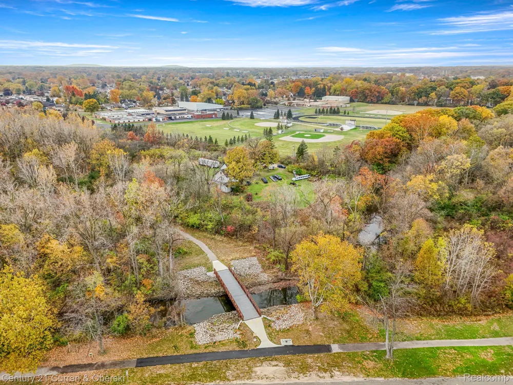 8004 Farmington Road Westland City, MI 48185