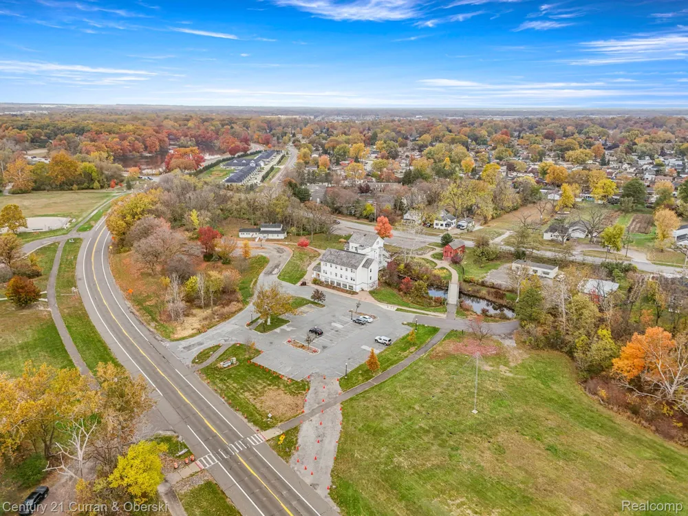 8004 Farmington Road Westland City, MI 48185
