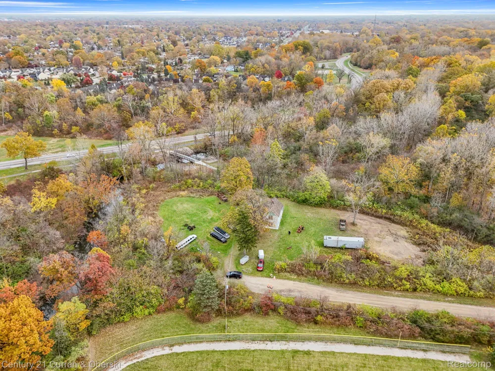 8004 Farmington Road Westland City, MI 48185