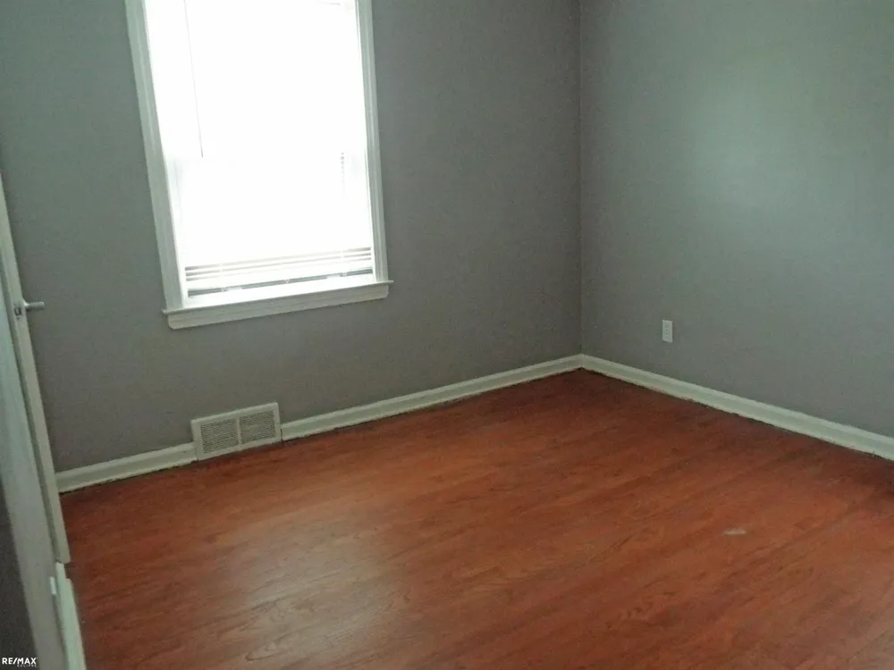 21102 Lancaster Street Harper Woods City, MI 48225