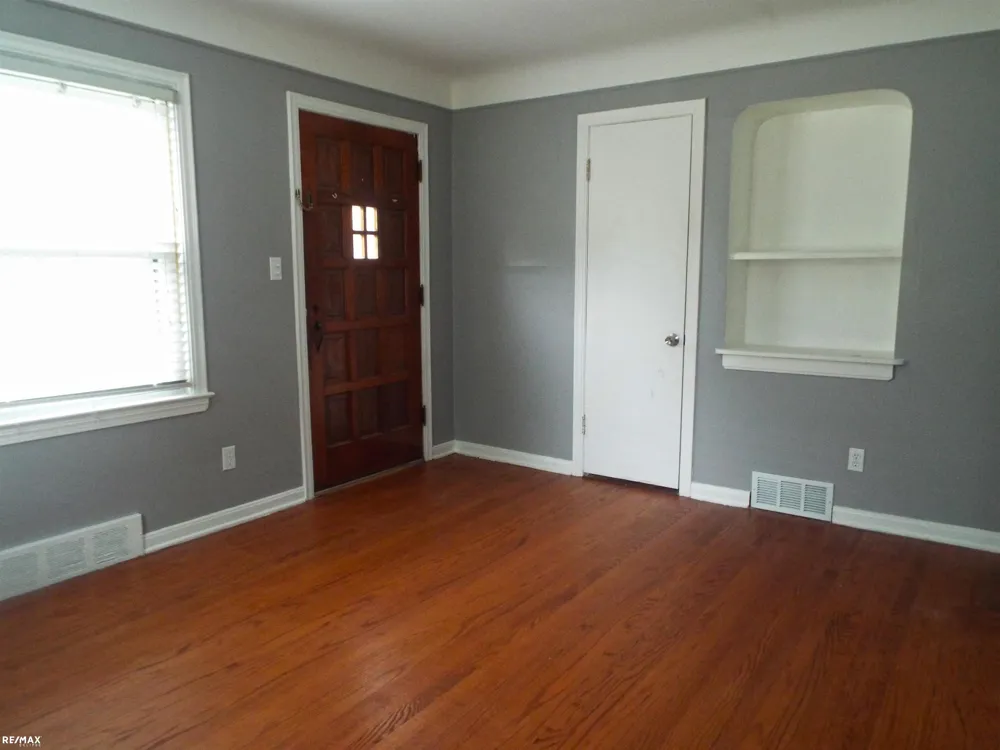 21102 Lancaster Street Harper Woods City, MI 48225
