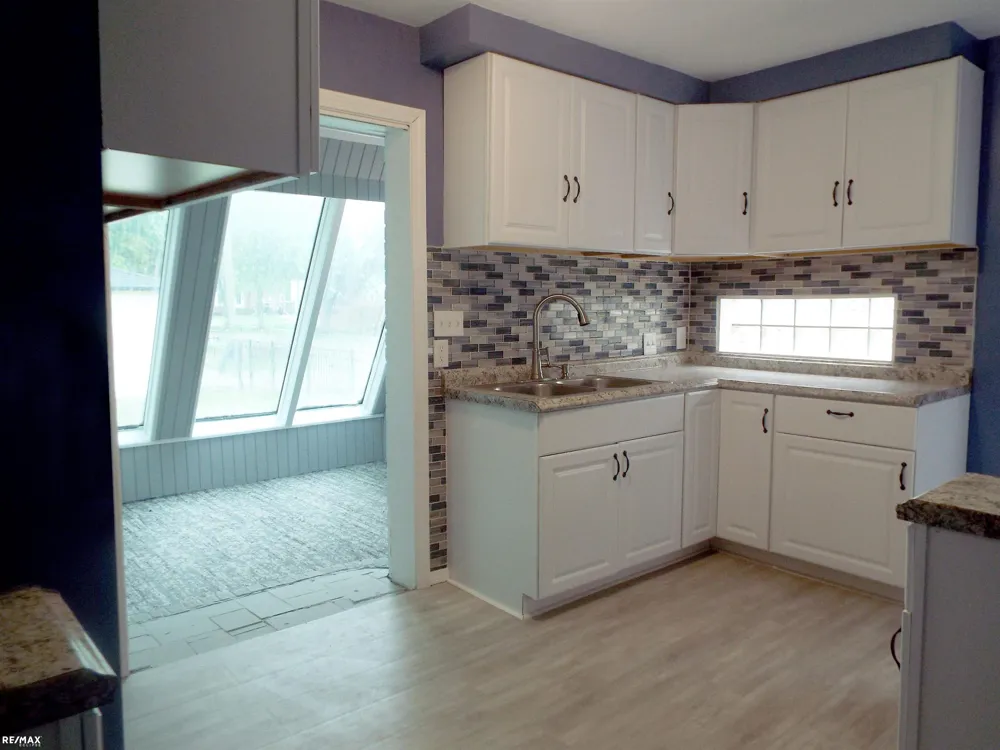 21102 Lancaster Street Harper Woods City, MI 48225