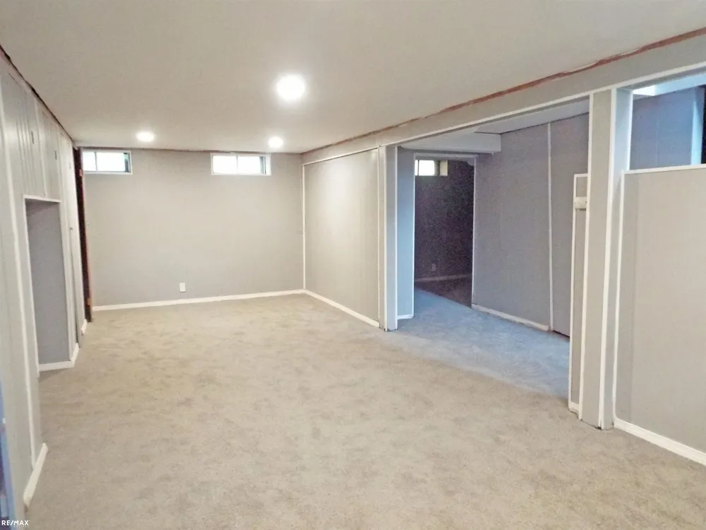 21102 Lancaster Street Harper Woods City, MI 48225