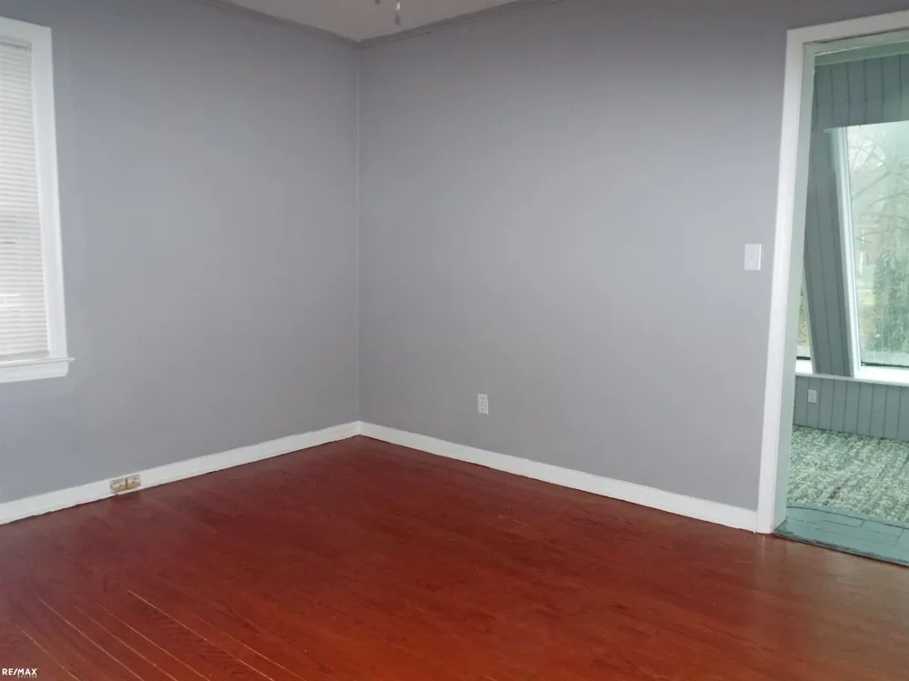 21102 Lancaster Street Harper Woods City, MI 48225