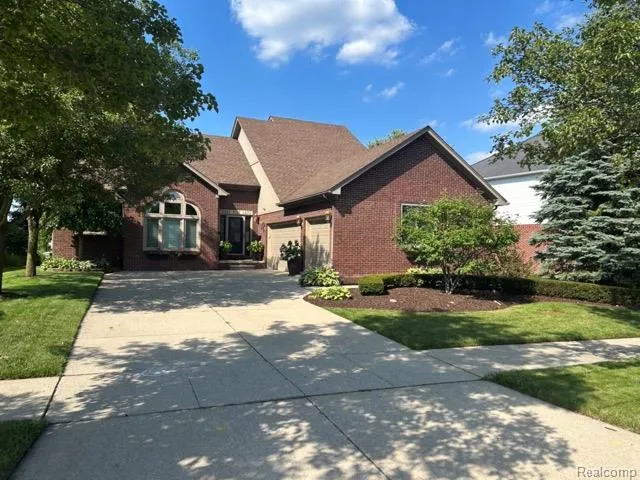 18987 Pine Lane Macomb Township, MI 48042