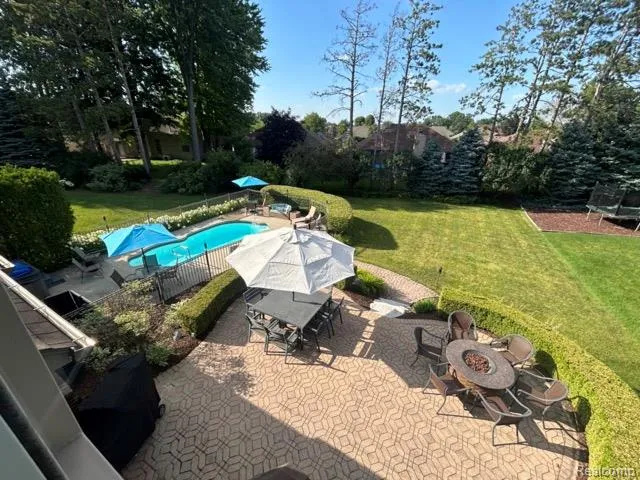 18987 Pine Lane Macomb Township, MI 48042