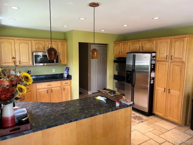18987 Pine Lane Macomb Township, MI 48042